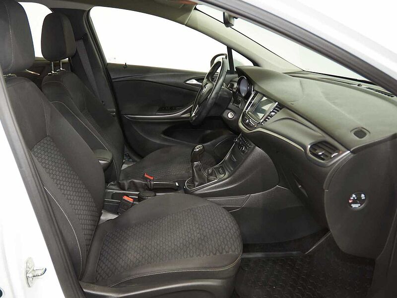 Opel Astra 1.4T Selective 125